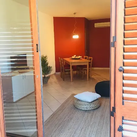 Twinfins Apartment Buggerru